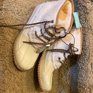 Size 8 white fur boots - NWT